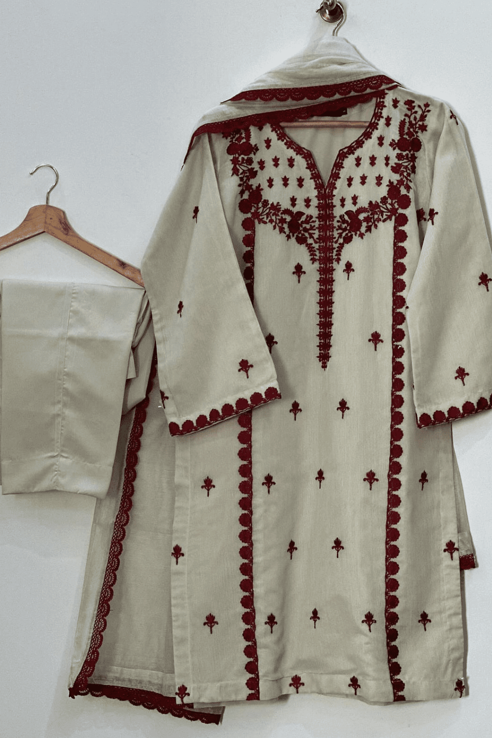 3pcs khadi mehroon emb butti – Ayesha.B