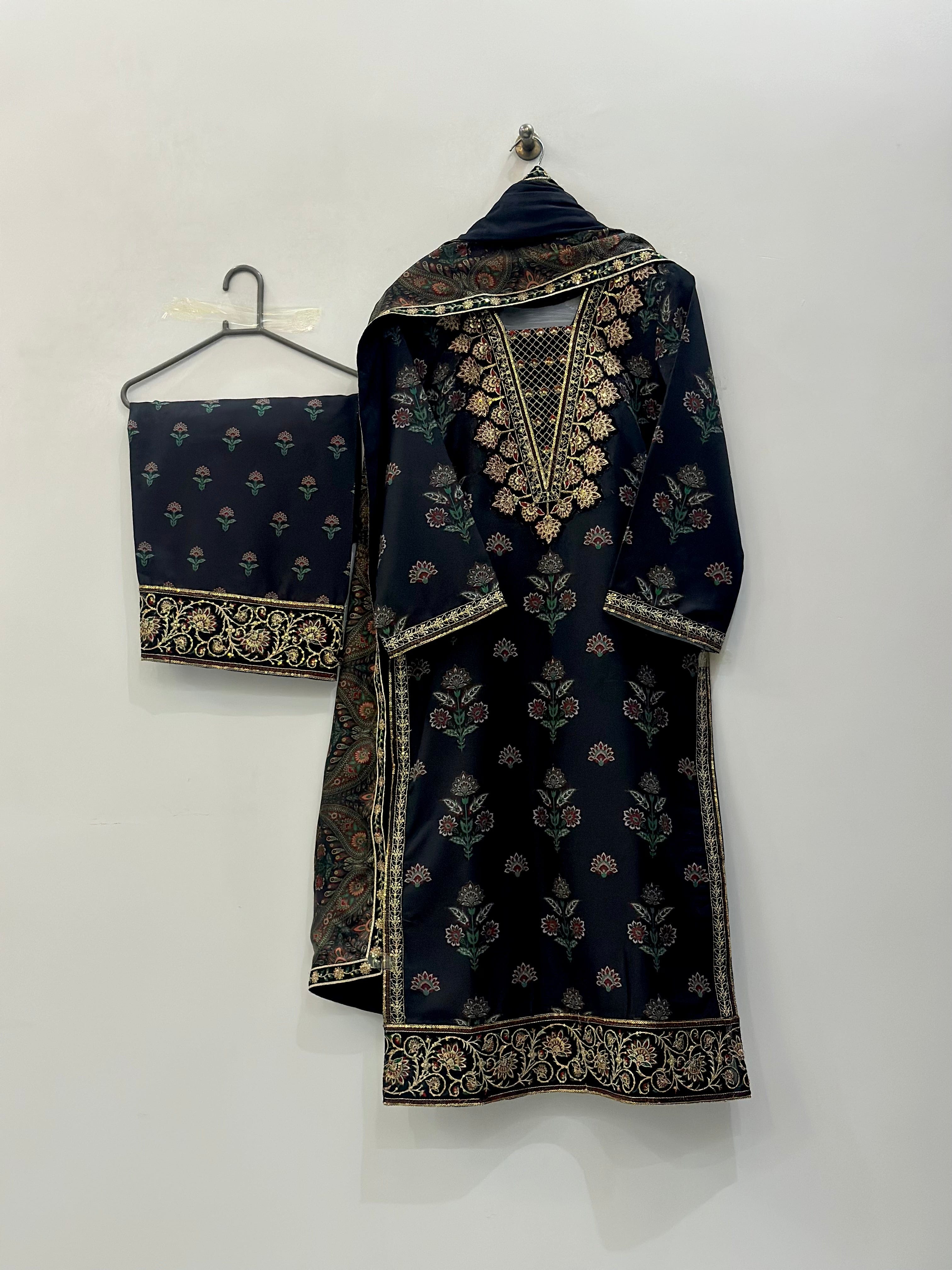 Ayesha.B 3pcs Black (GulRukh)