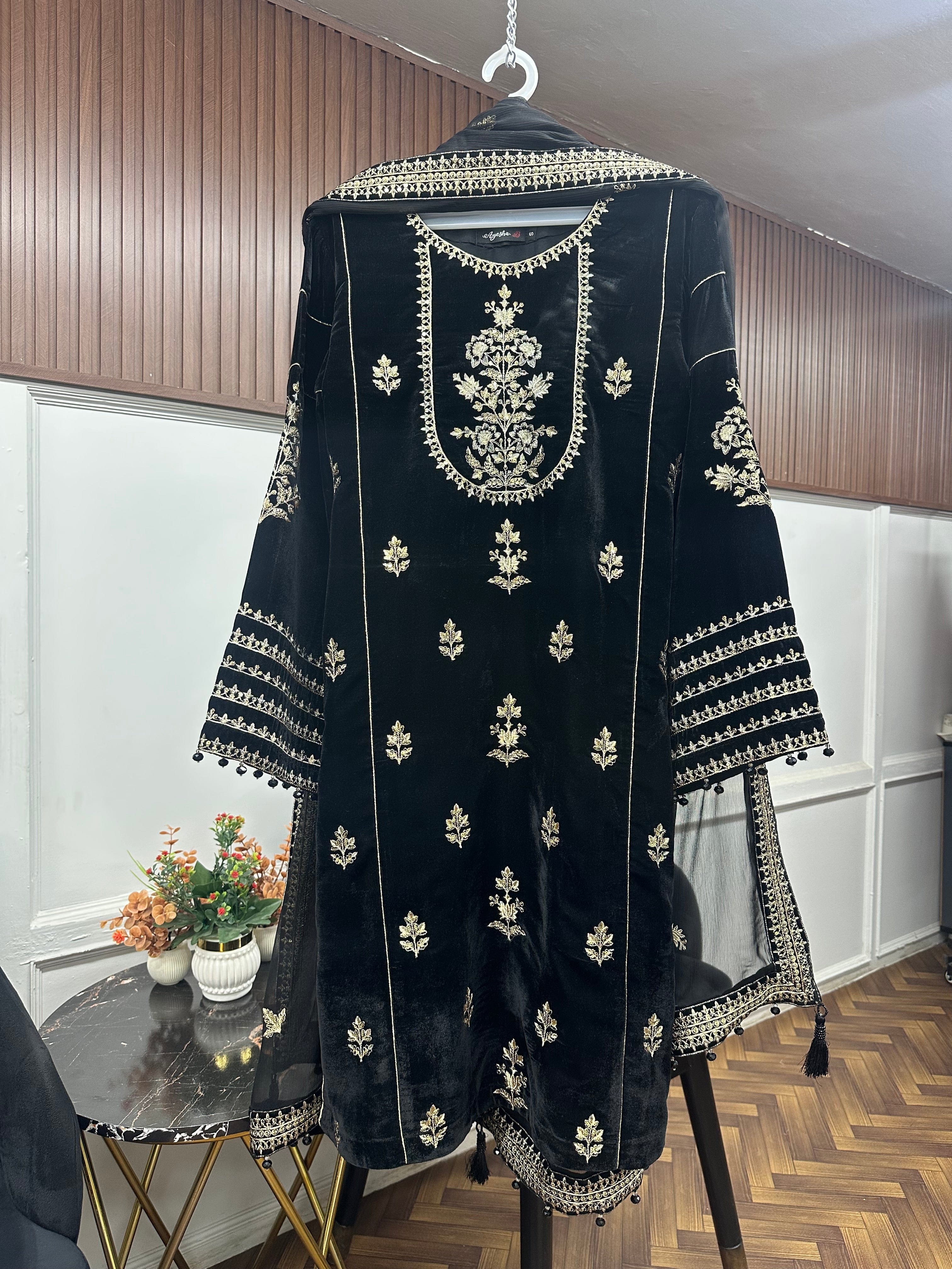 Ayesha.B 3pcs black (velvet)