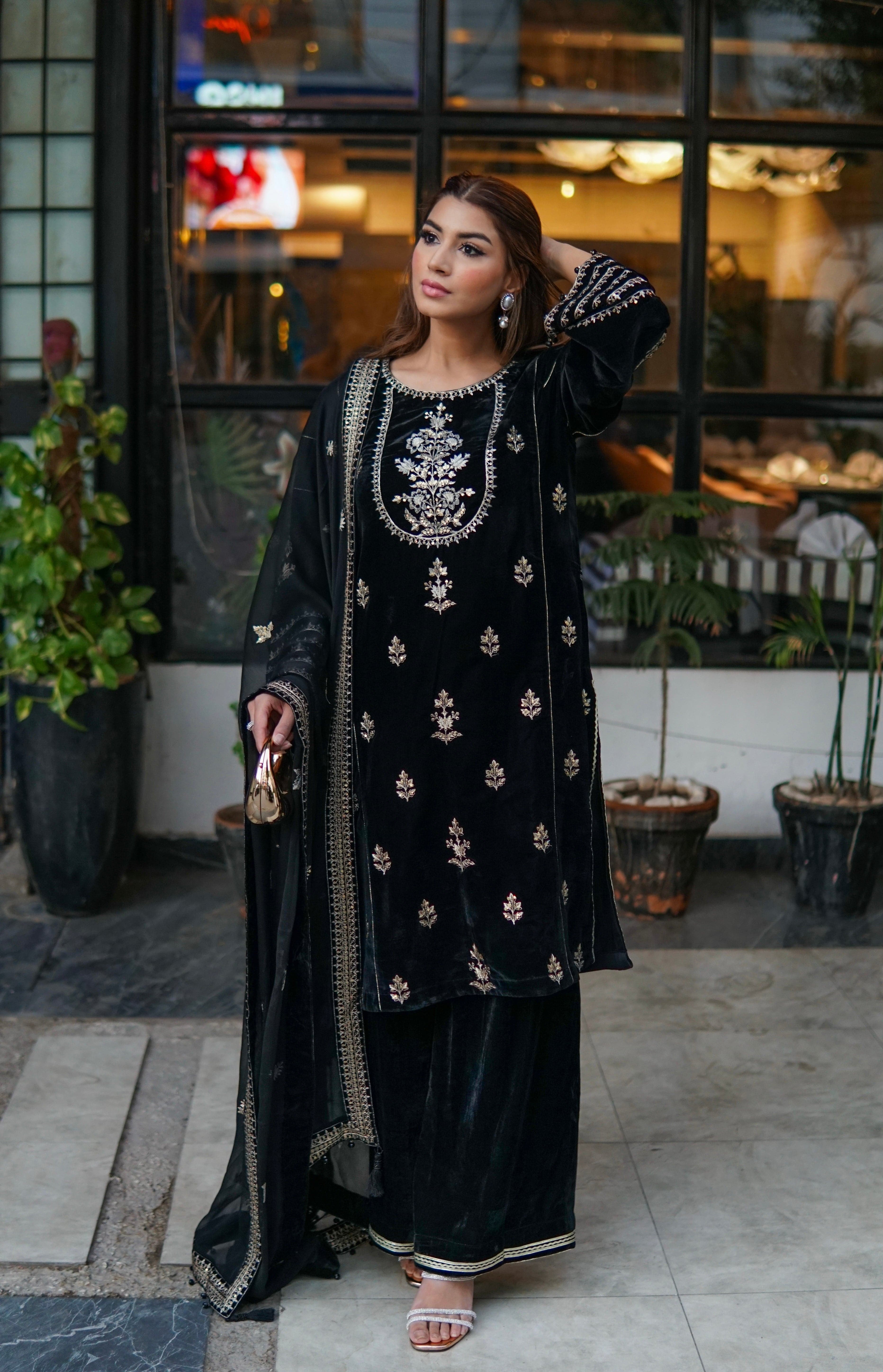 Ayesha.B 3pcs black (velvet)