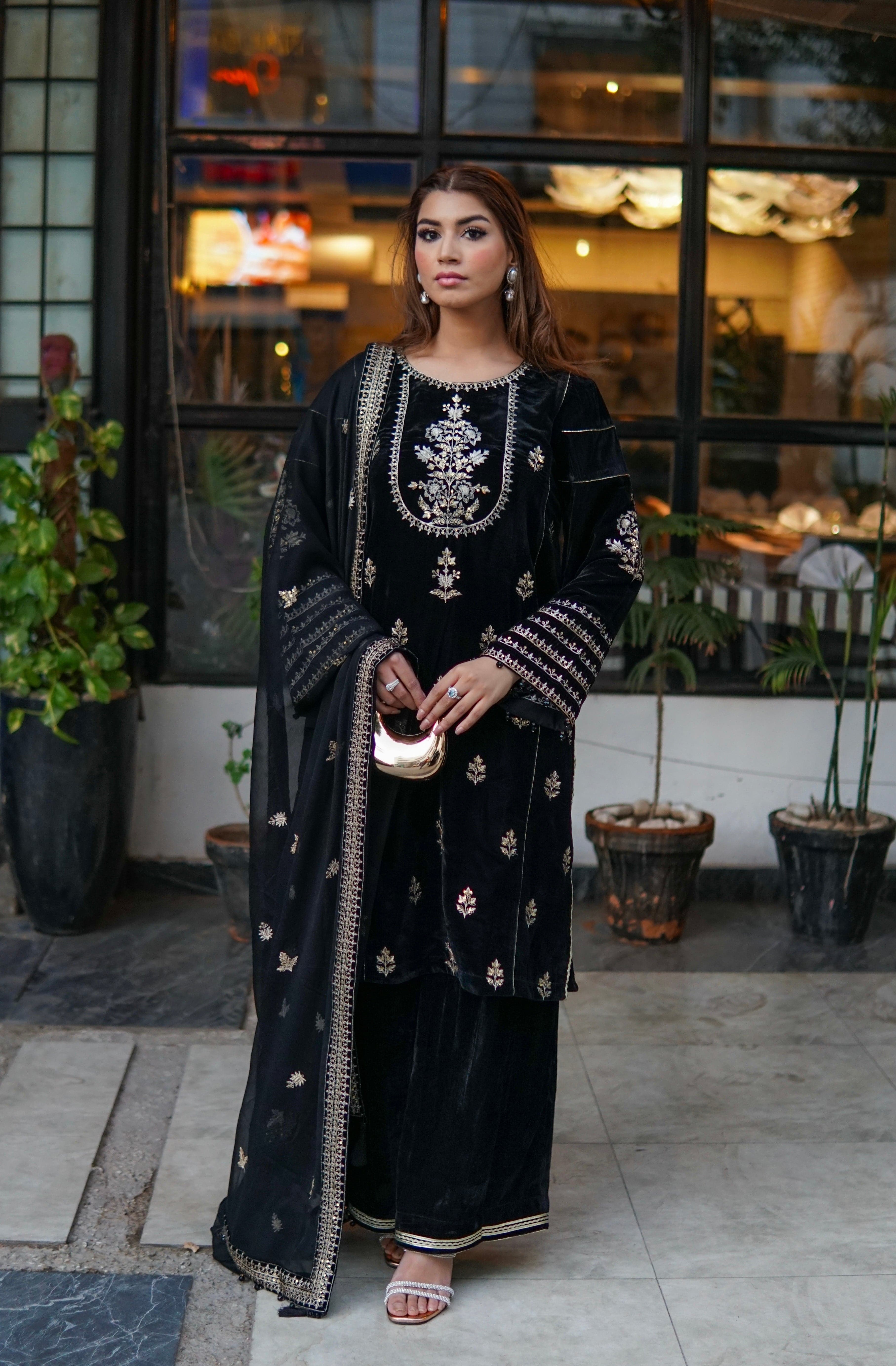 Ayesha.B 3pcs black (velvet)