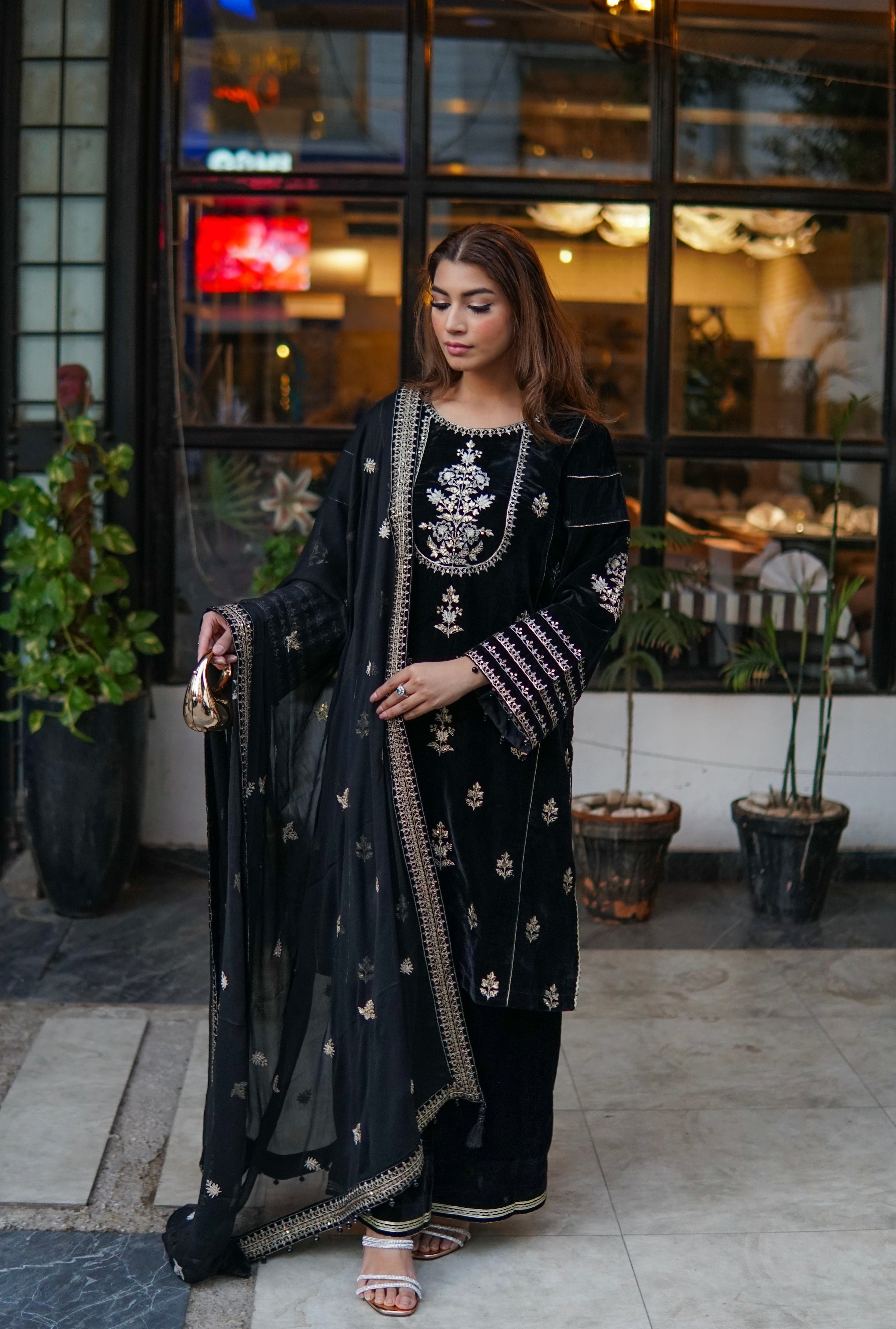 Ayesha.B 3pcs black (velvet)