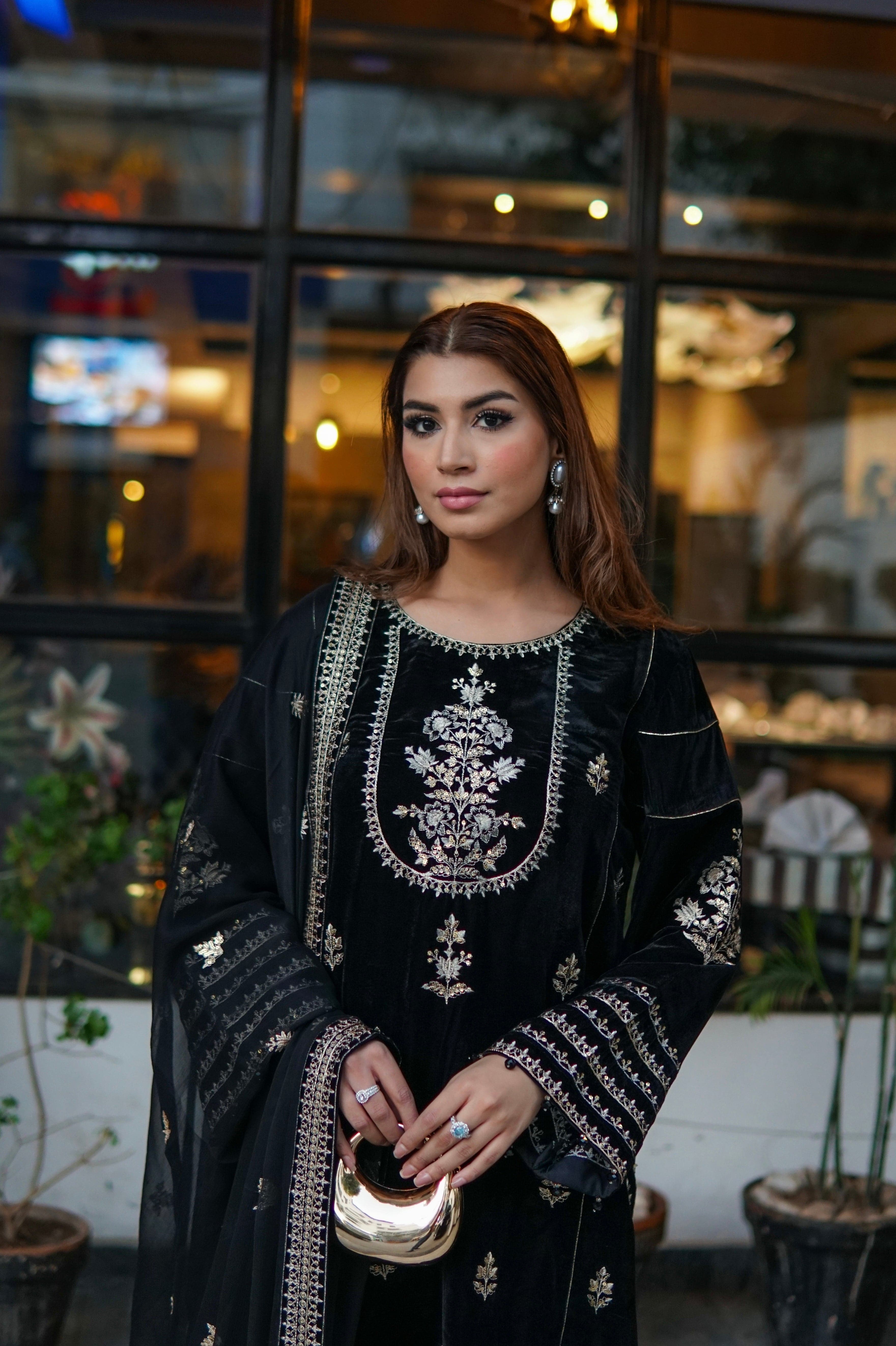 Ayesha.B 3pcs black (velvet)