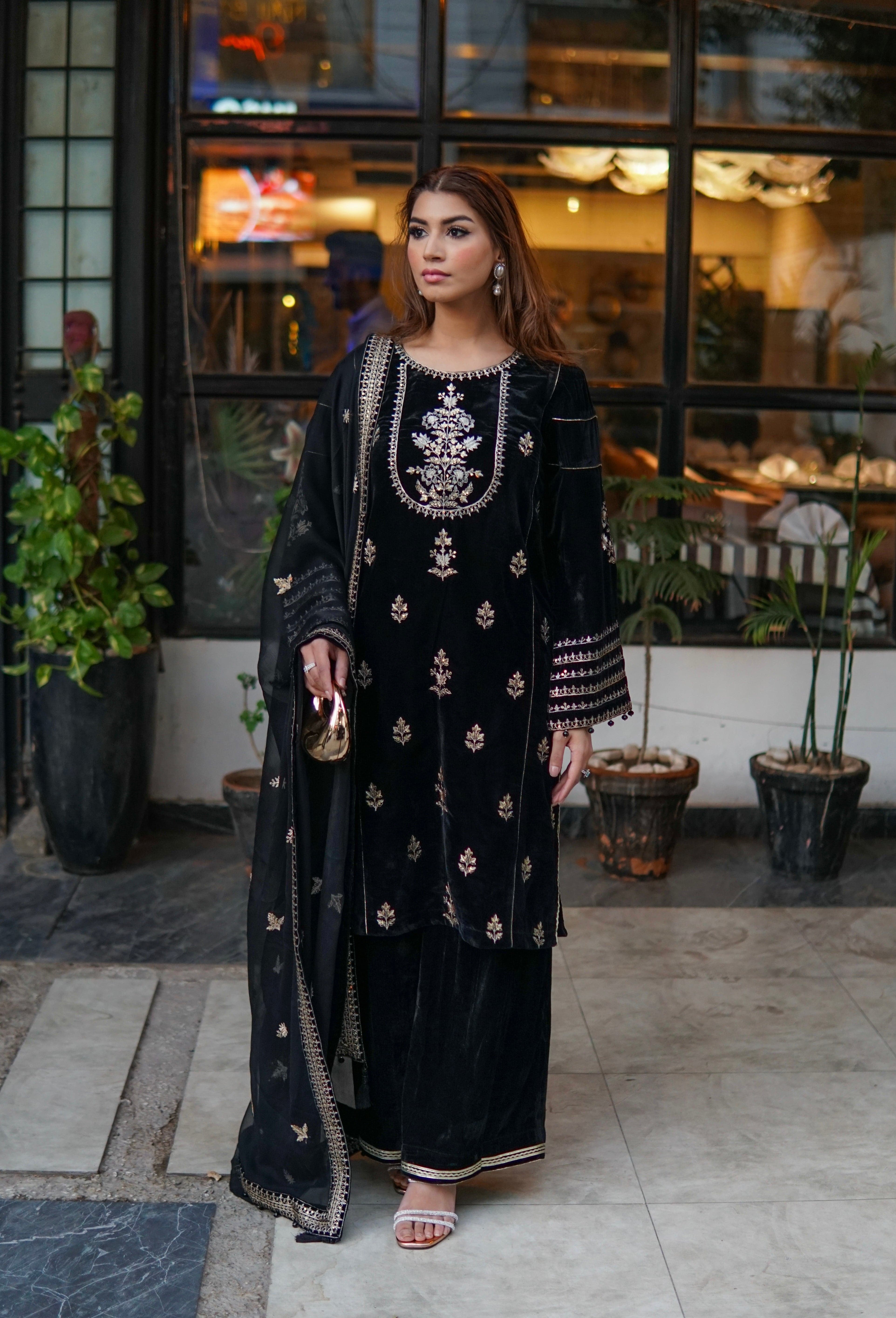 Ayesha.B 3pcs black (velvet)