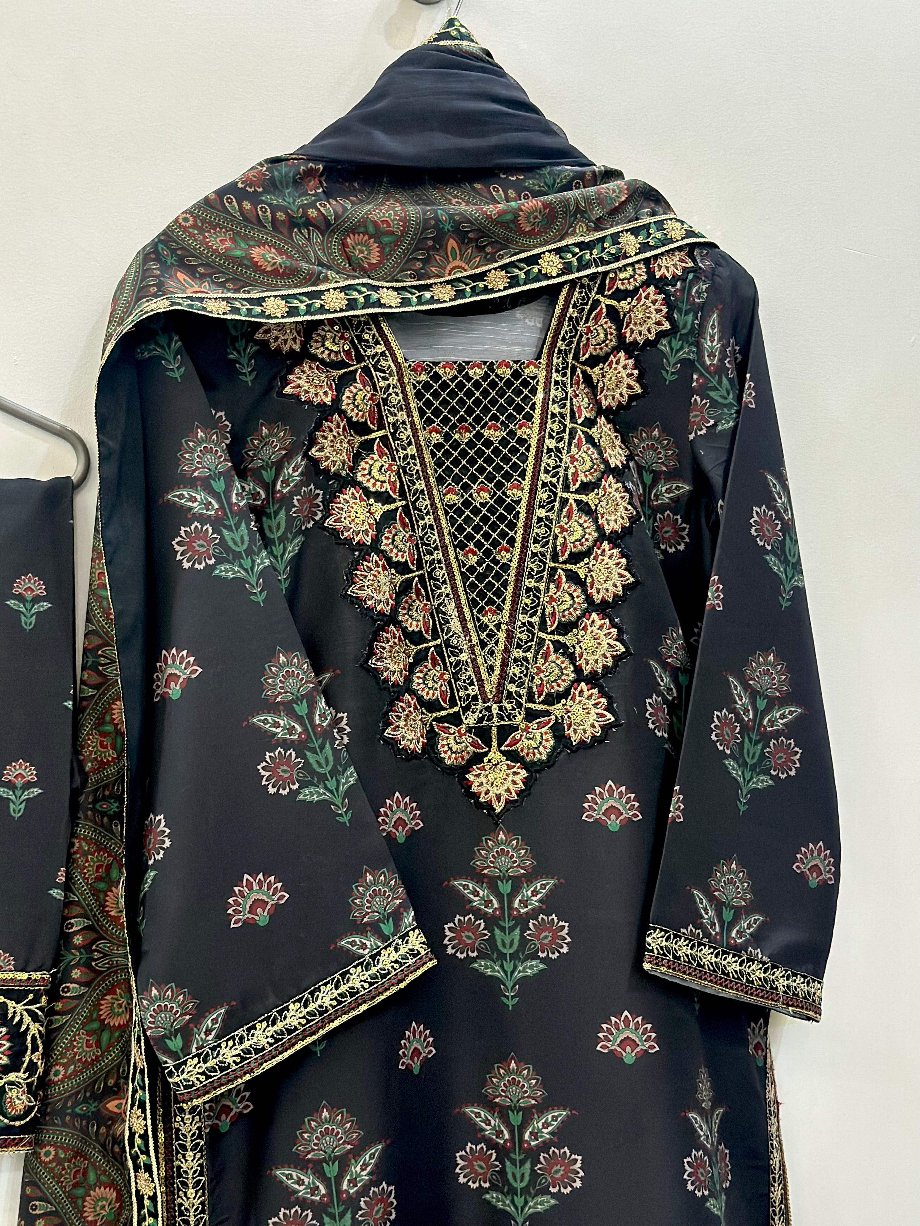 Ayesha.B 3pcs (Gulrukh)