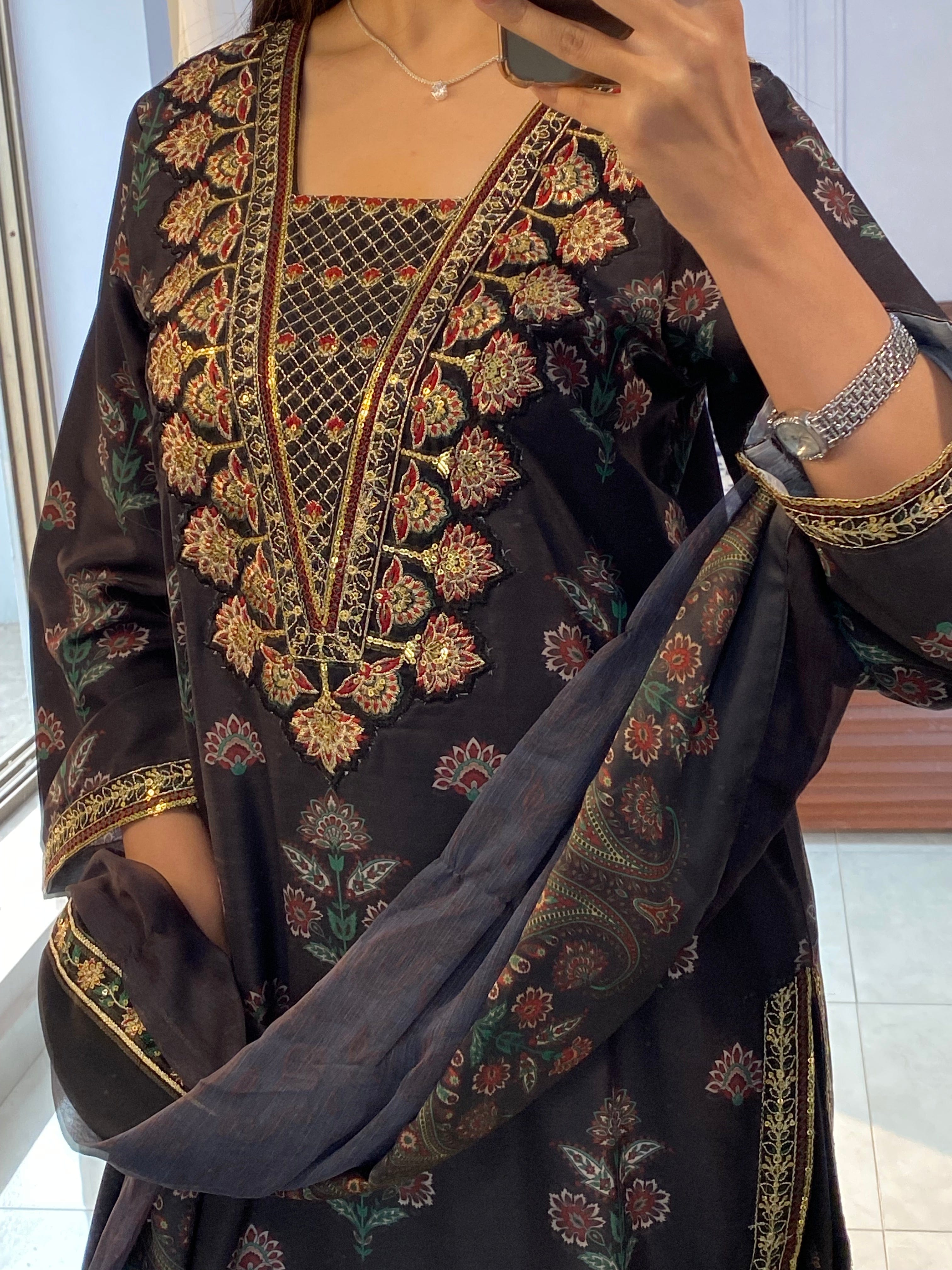 Ayesha.B 3pcs (Gulrukh)