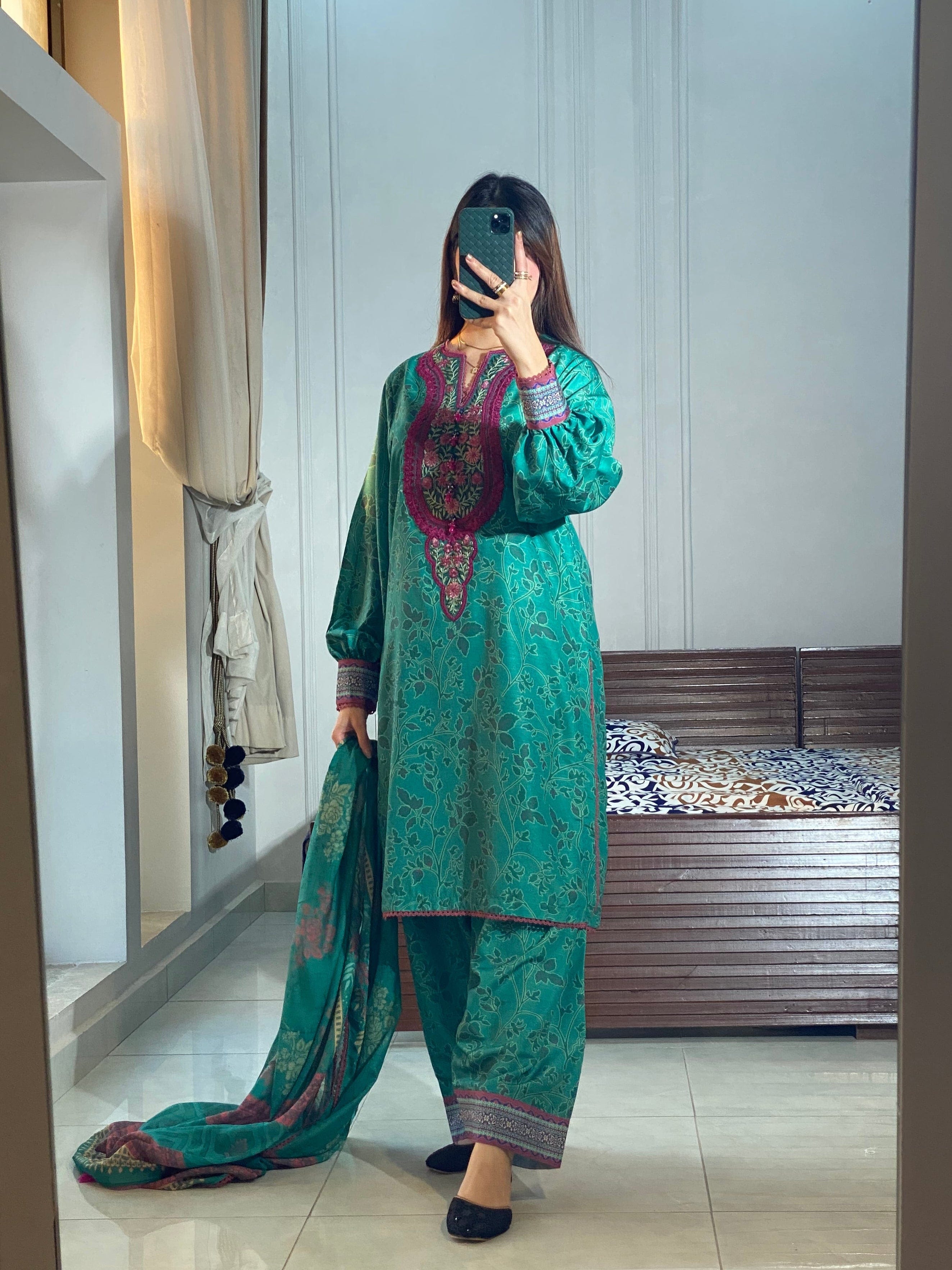 Ayesha.B 3pcs (Hoor)