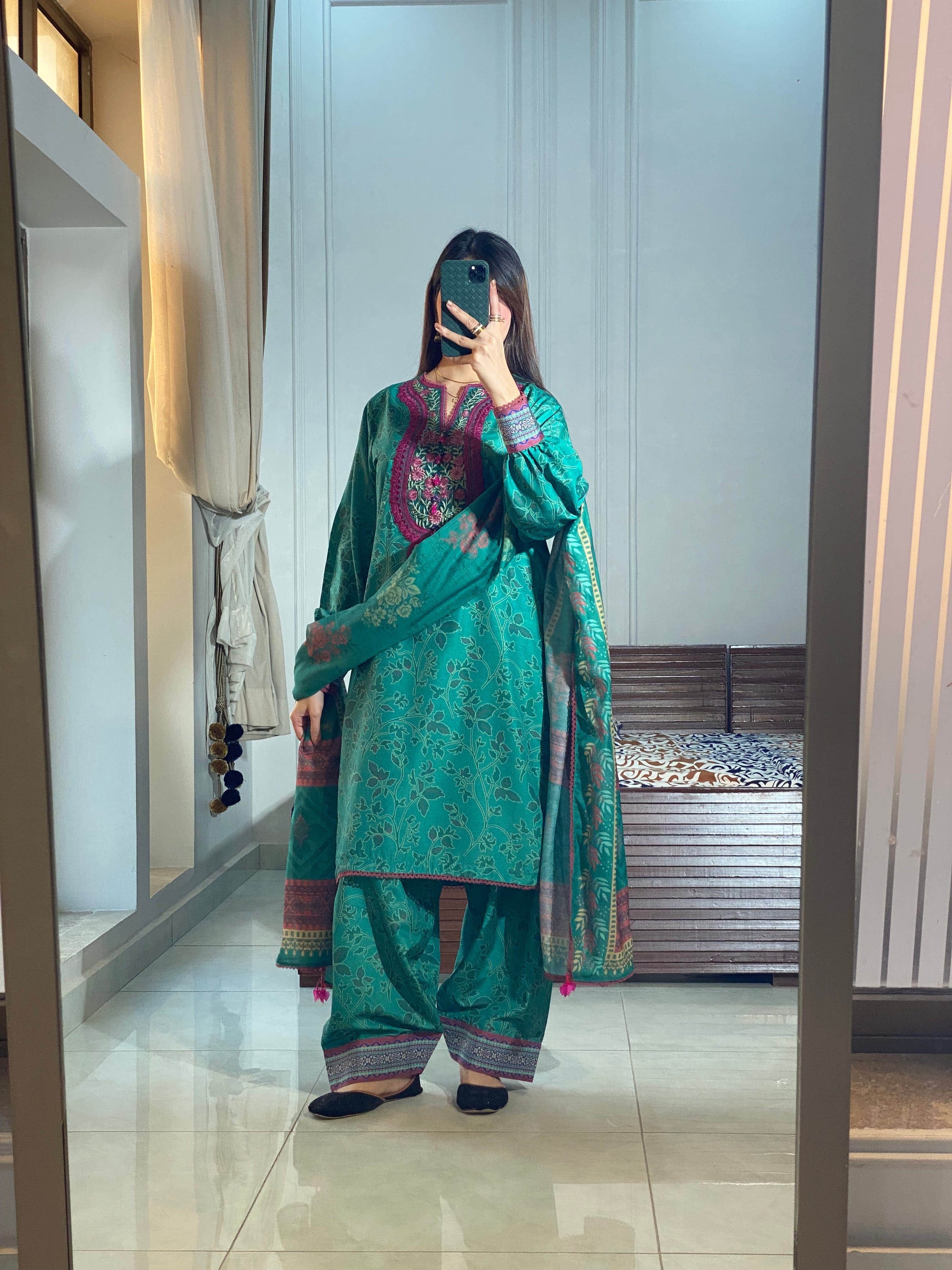 Ayesha.B 3pcs (Hoor)