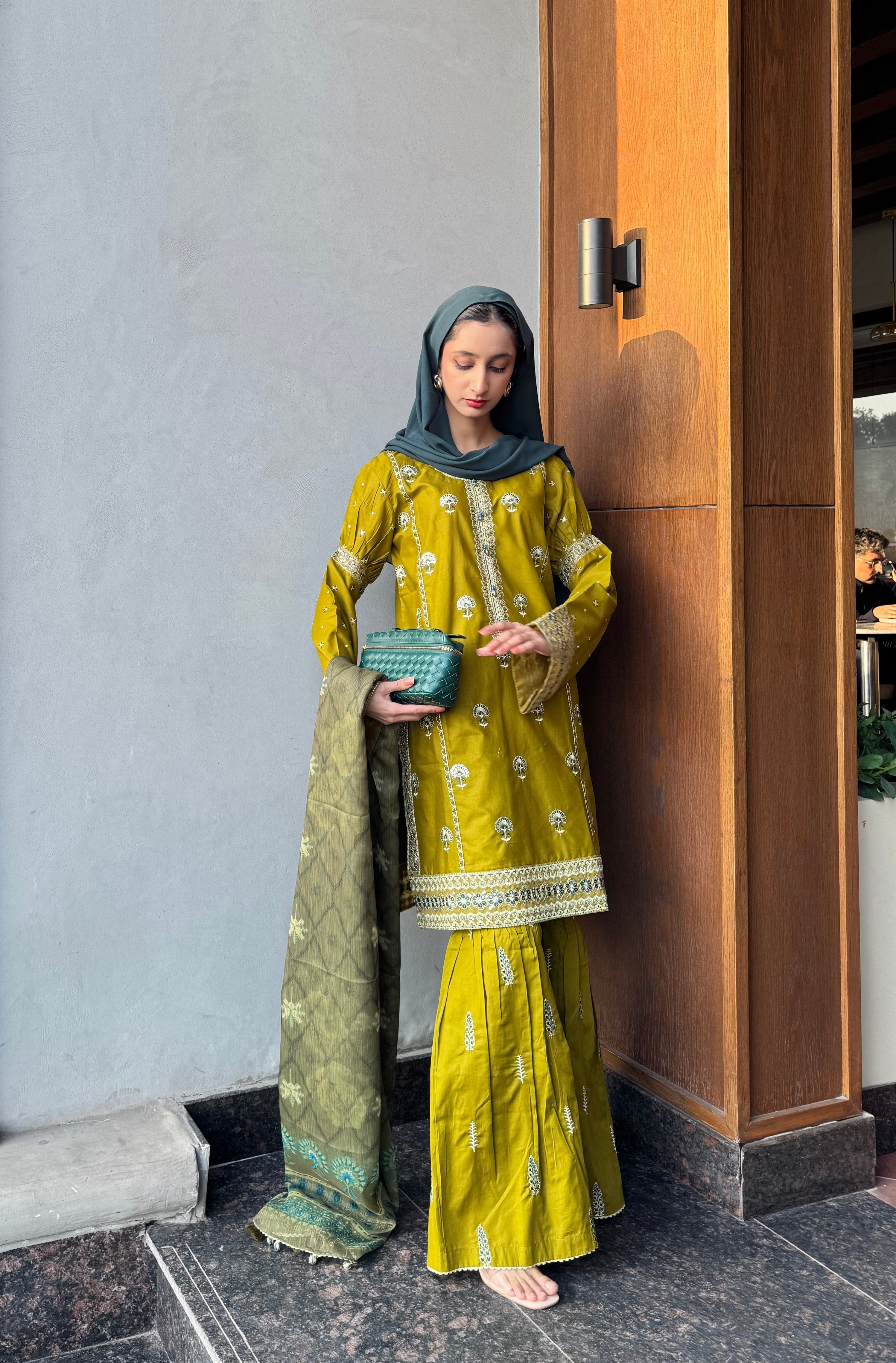 Ayesha.B 3pcs (mahnoor)