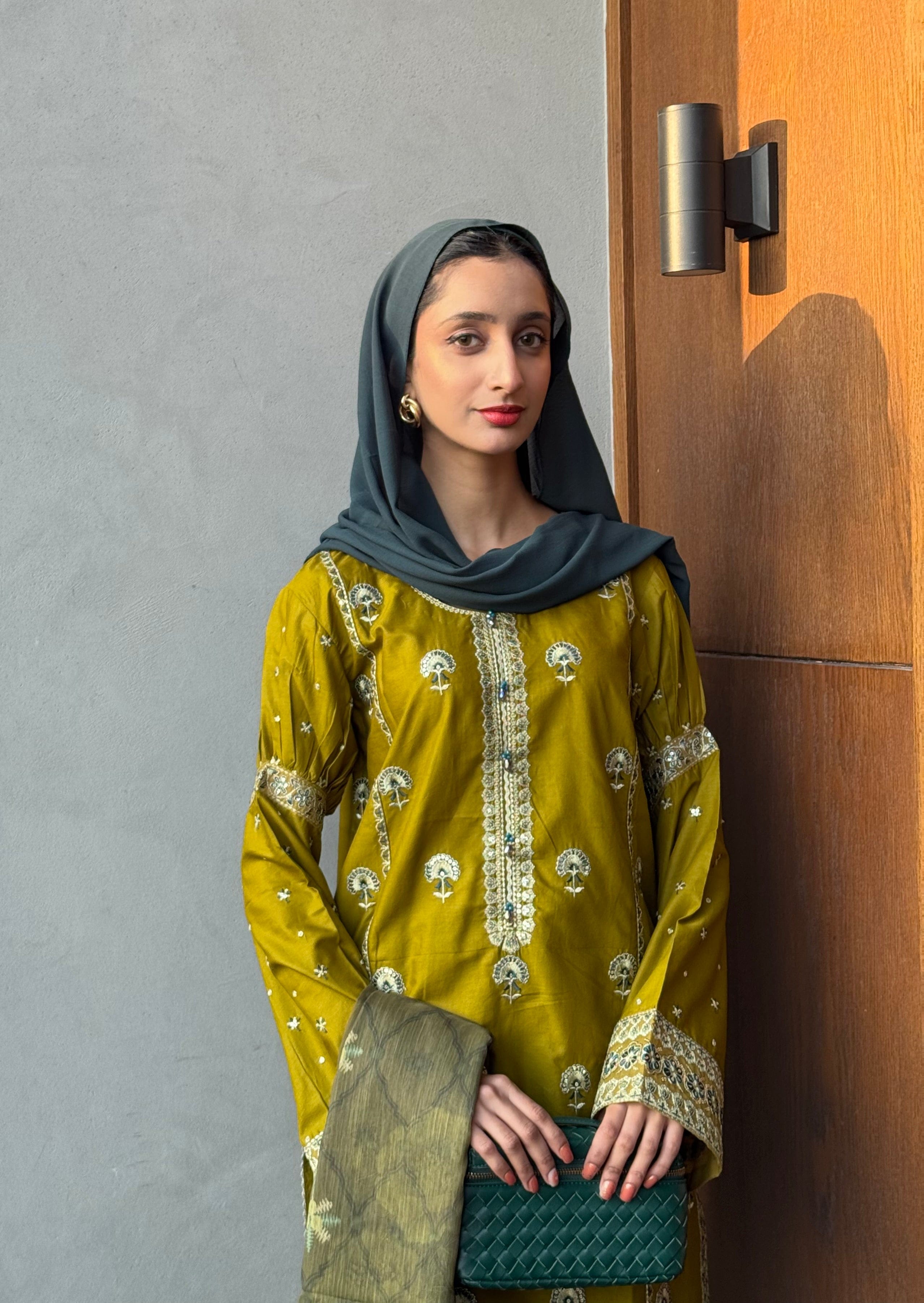 Ayesha.B 3pcs (mahnoor)