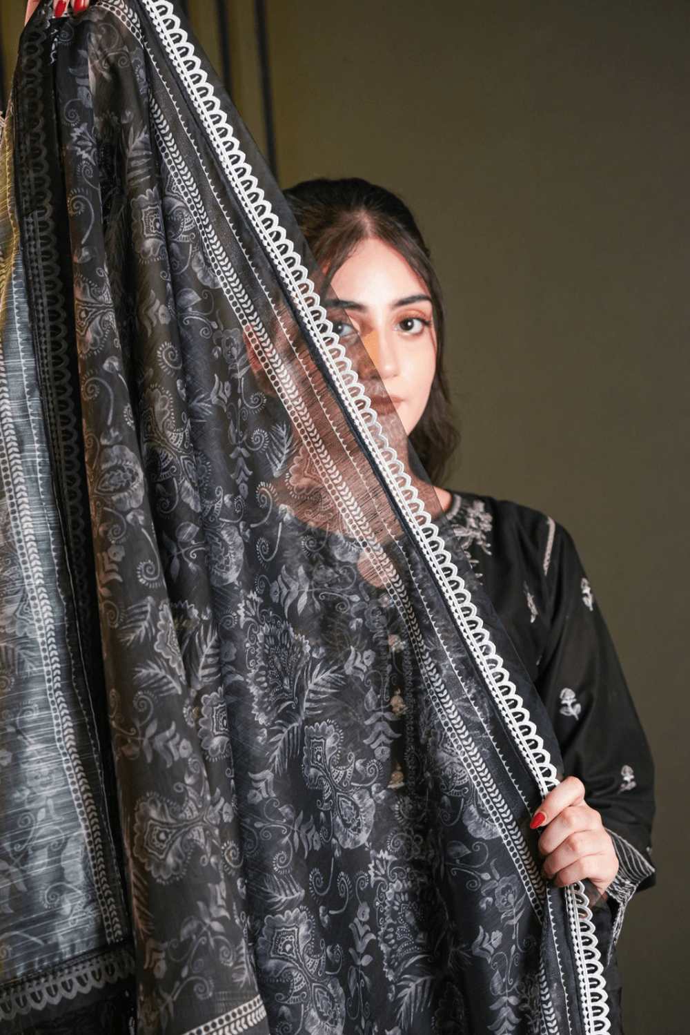 Ayesha.B 3pcs (Mahrosh)