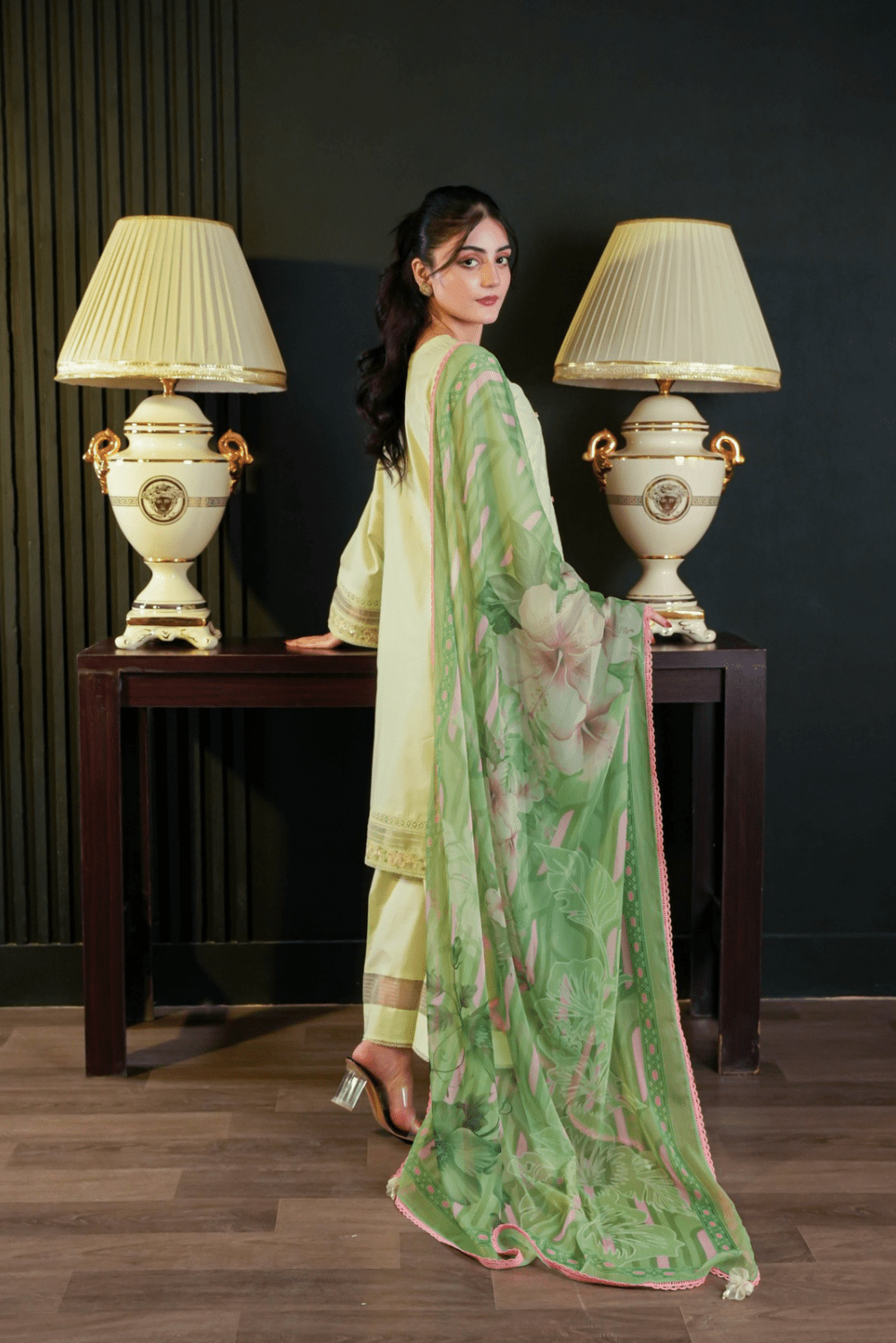 Ayesha.B 3pcs (Meeral)