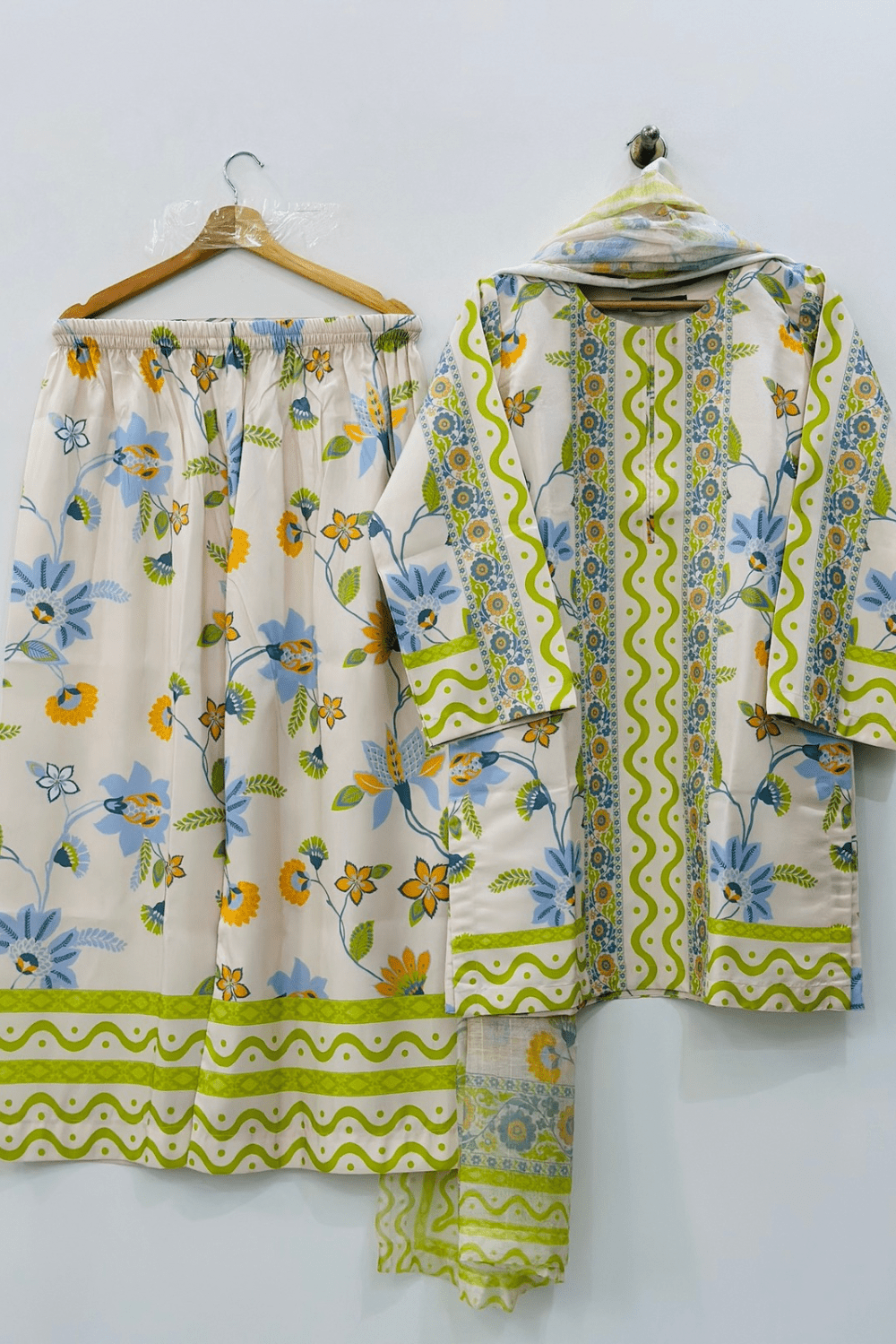 Ayesha.B 3pcs (minahil)