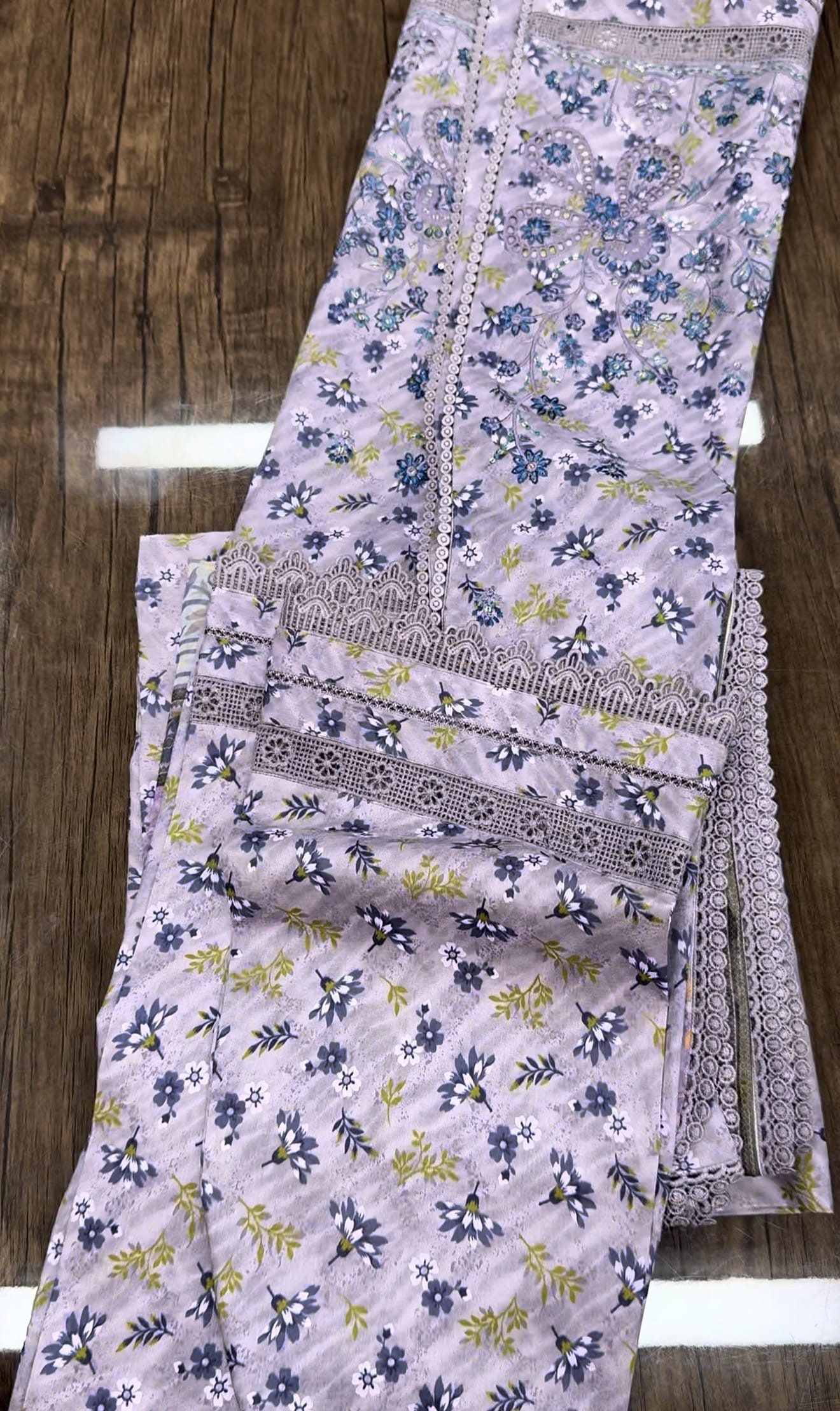 Ayesha.B 3pcs Pure lawn ( Asifa)