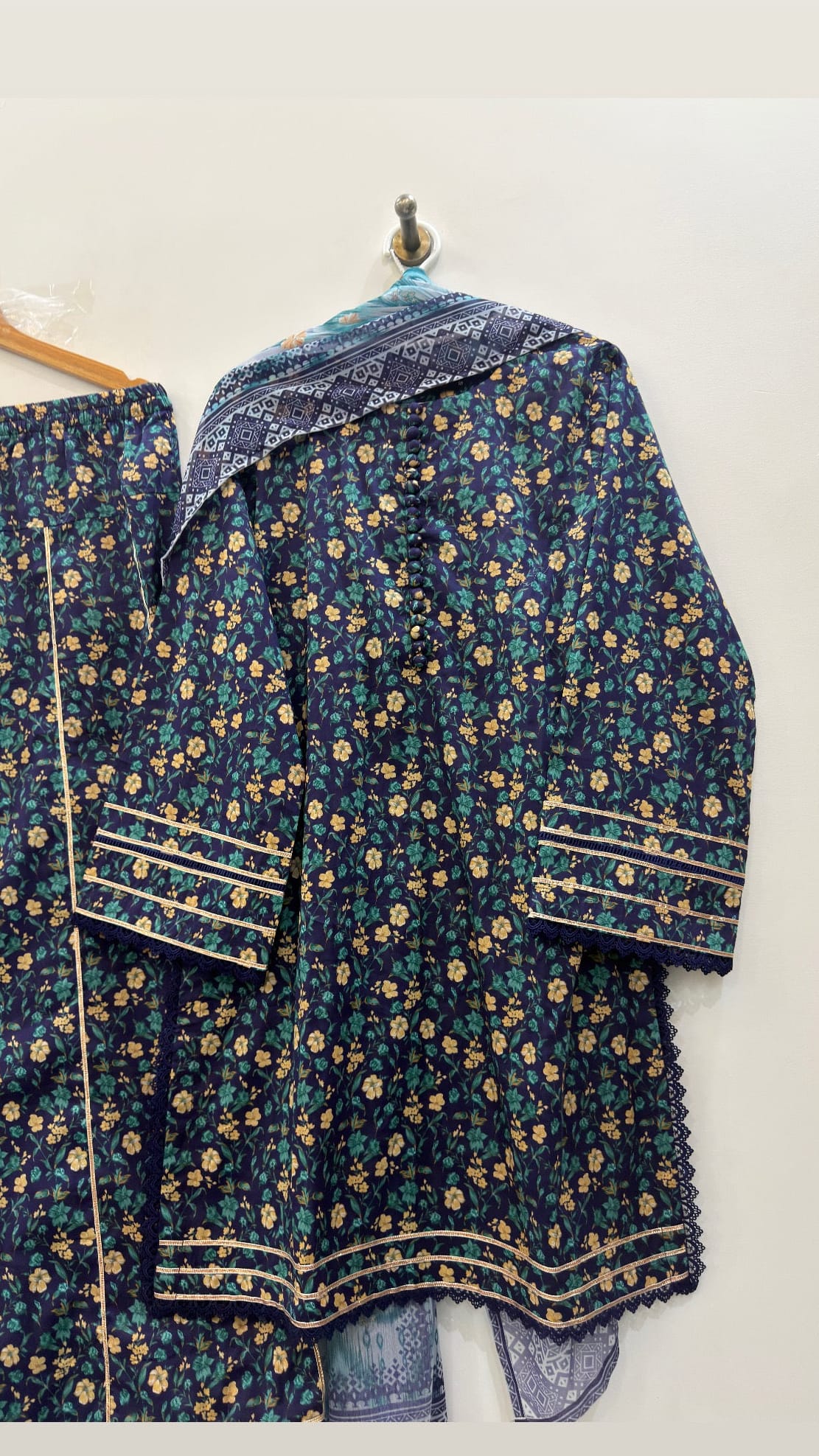 Ayesha.B 3pcs pure lawn blue (naila)
