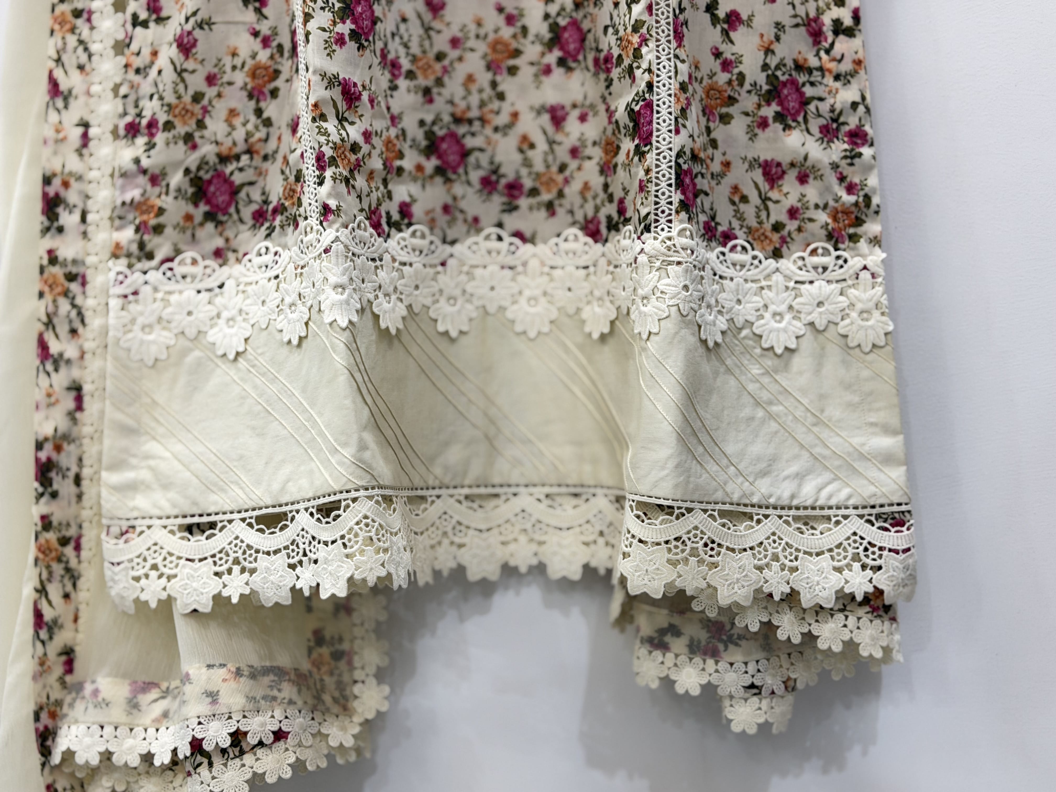 Ayesha.B 3pcs Pure lawn (fabiha)