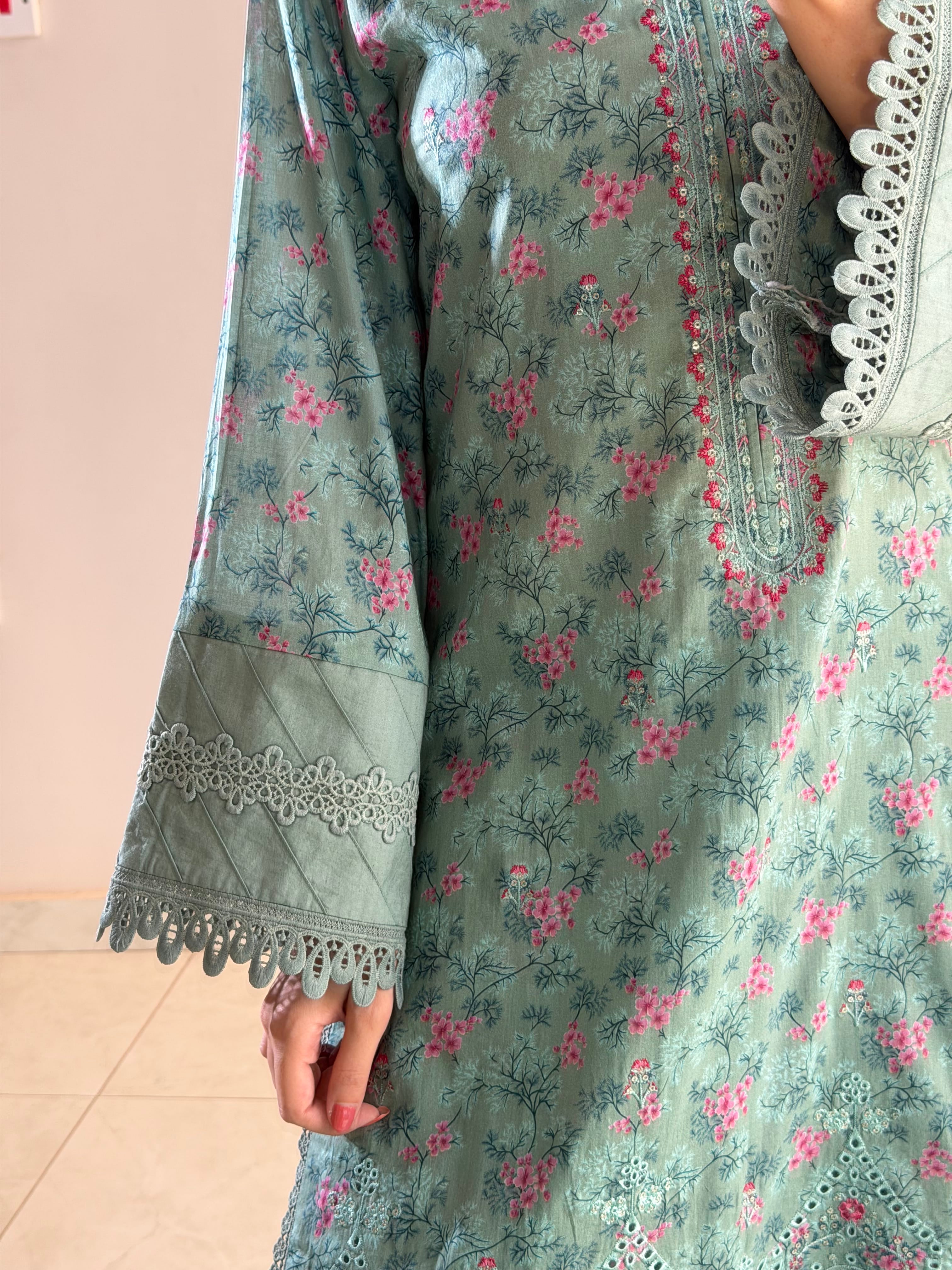 Ayesha.B 3pcs Pure lawn (fasany)