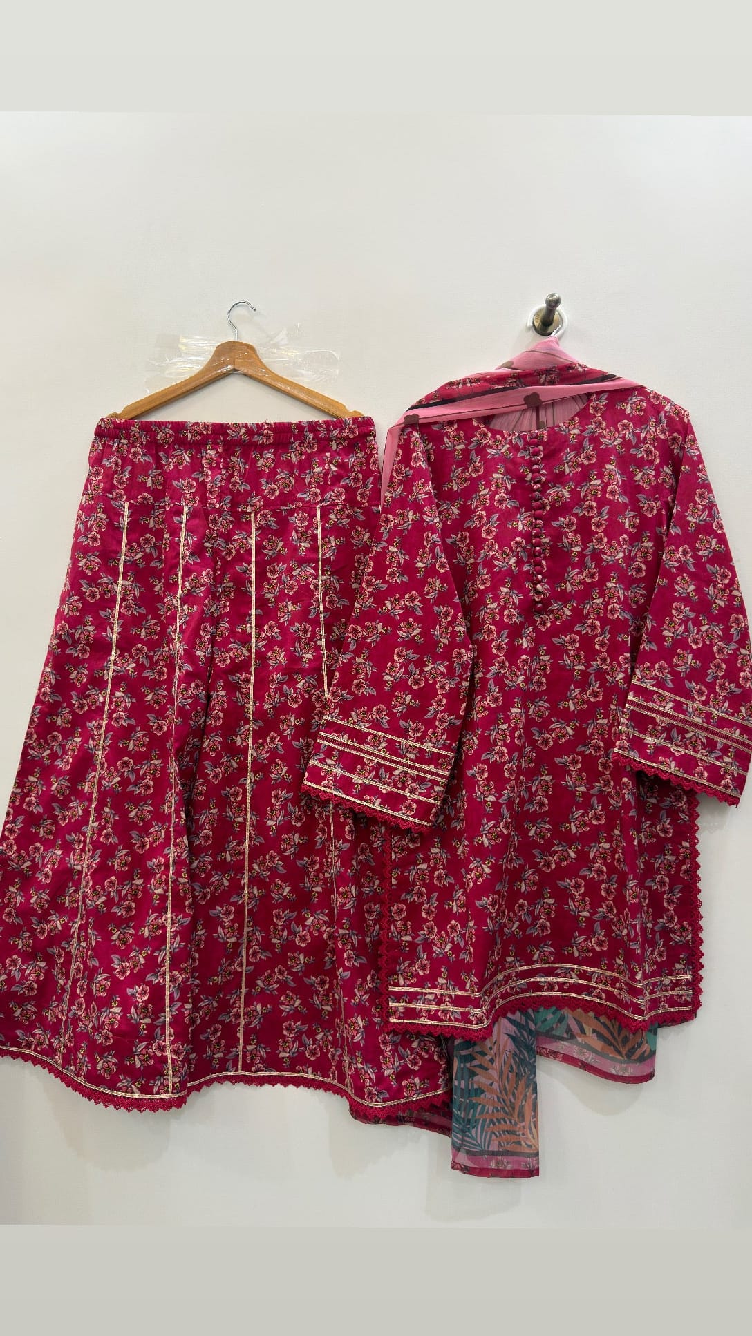 Ayesha.B 3pcs pure lawn maroon (naila)