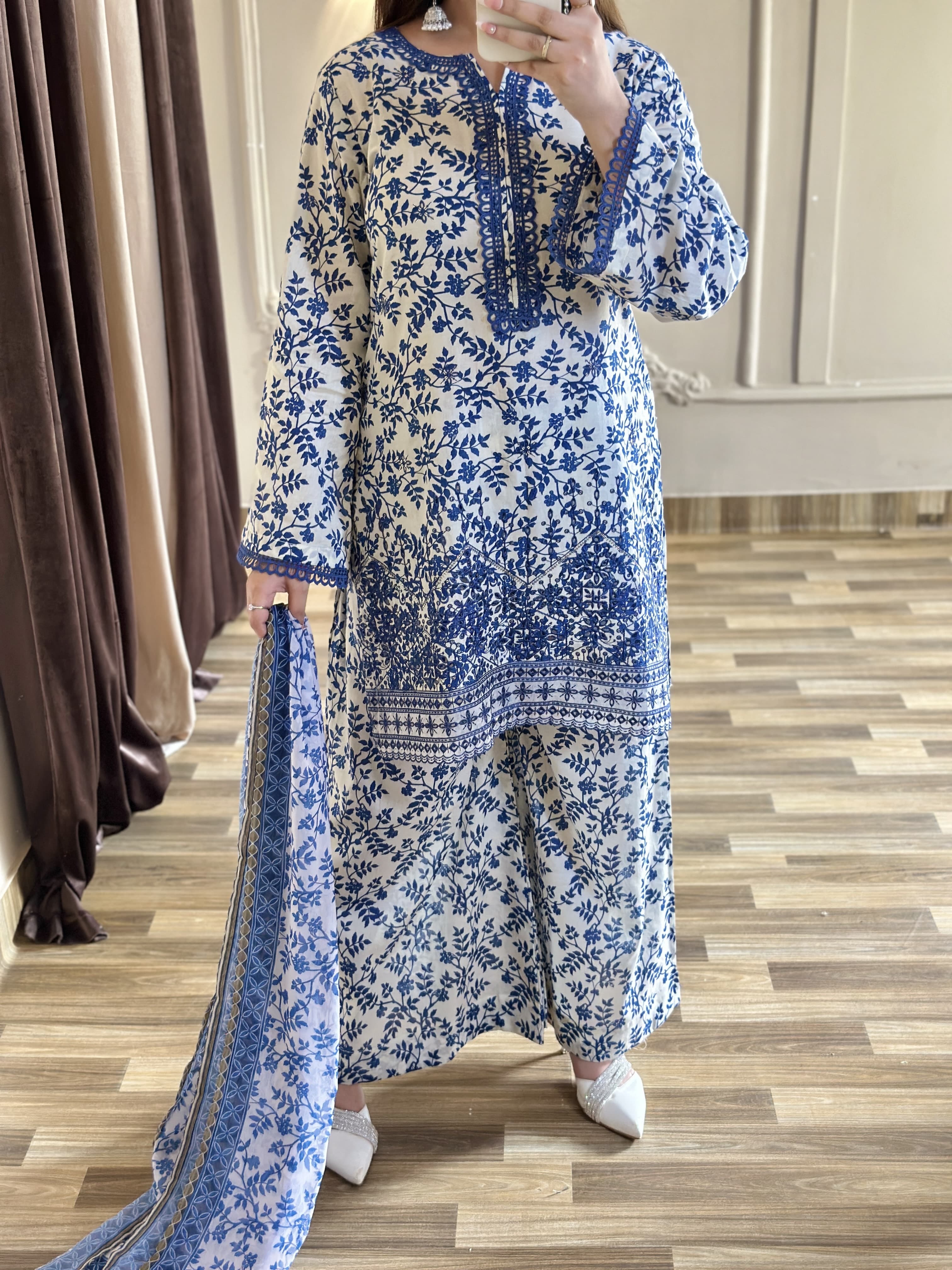 Ayesha.B 3pcs pure lawn (safa)