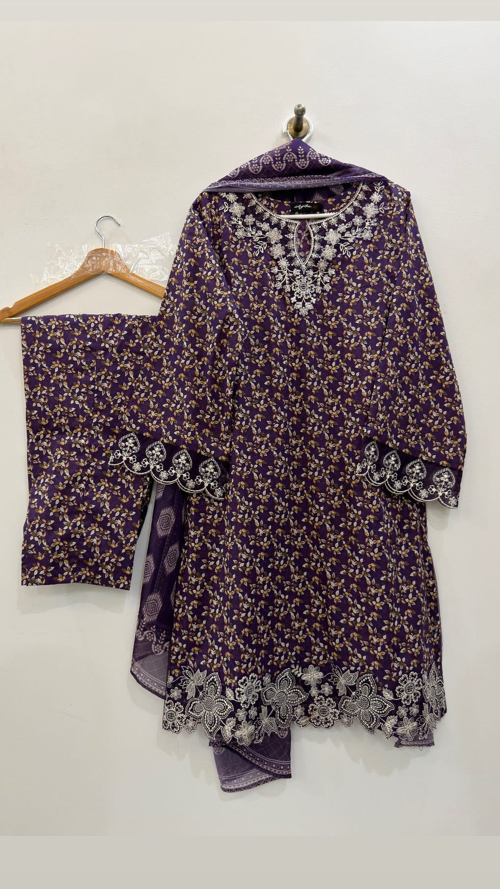 Ayesha.B 3pcs Pure lawn (sana)