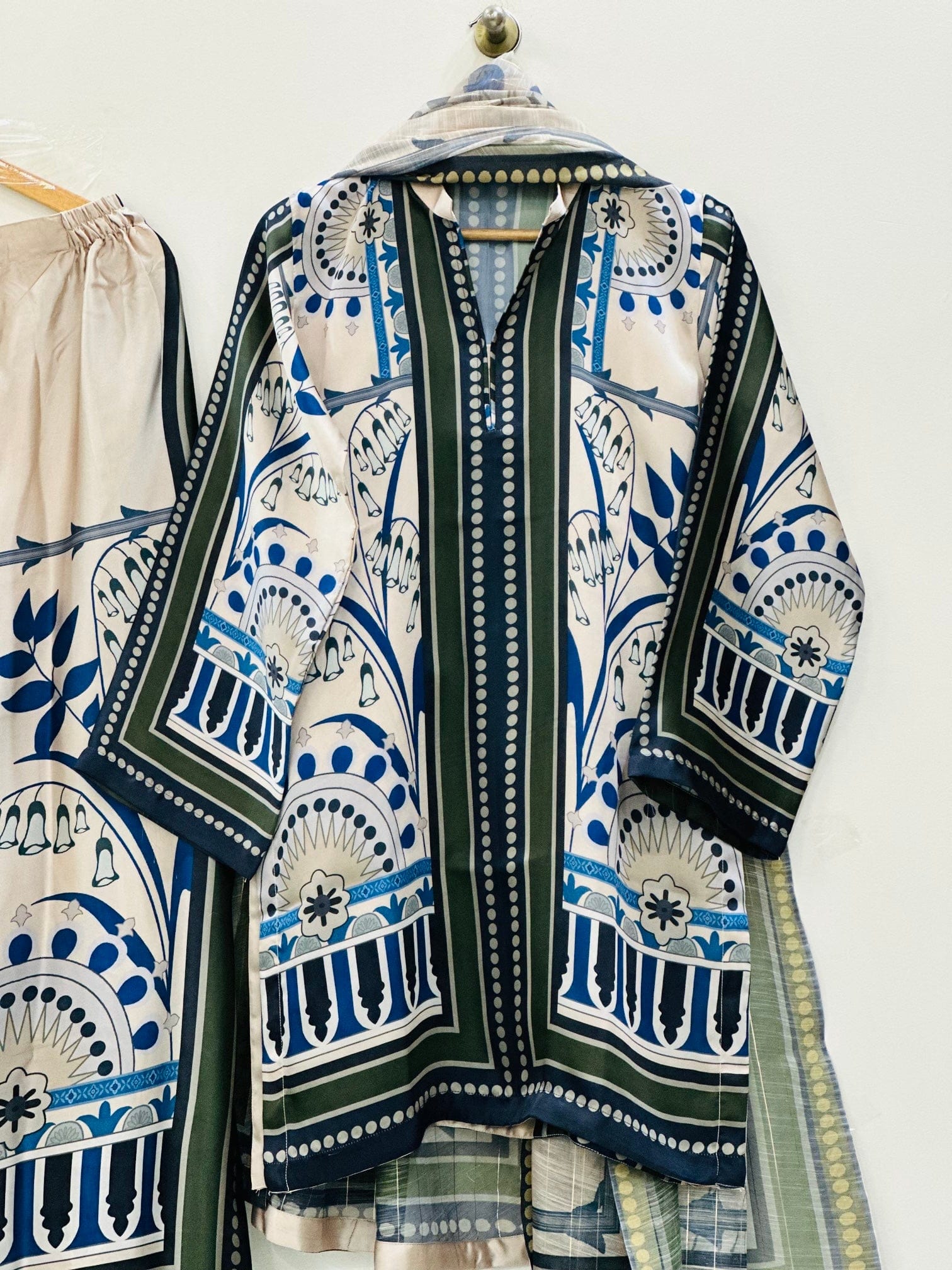 Ayesha.B 3pcs (Raha)