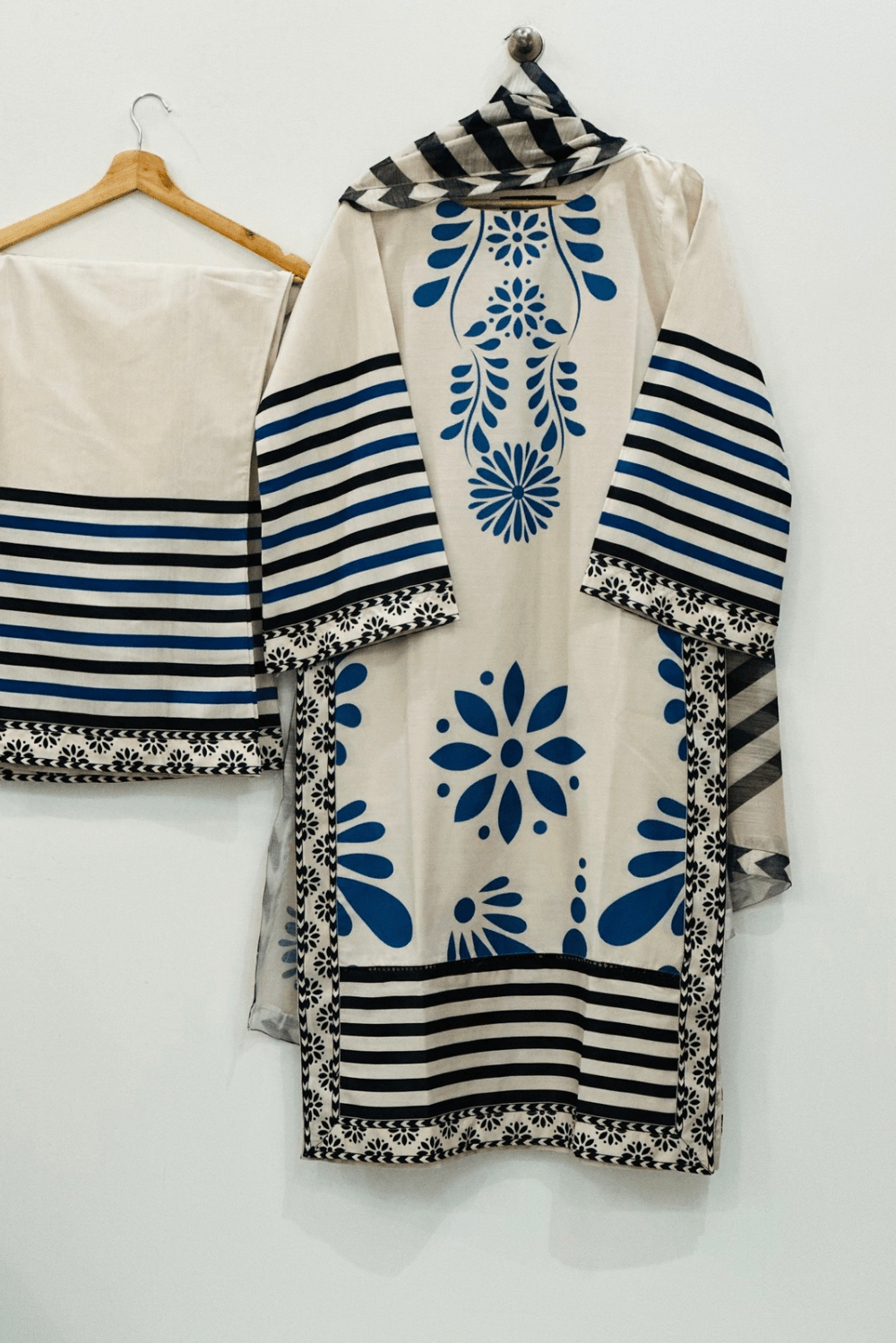 Ayesha.B 3pcs (sofia)