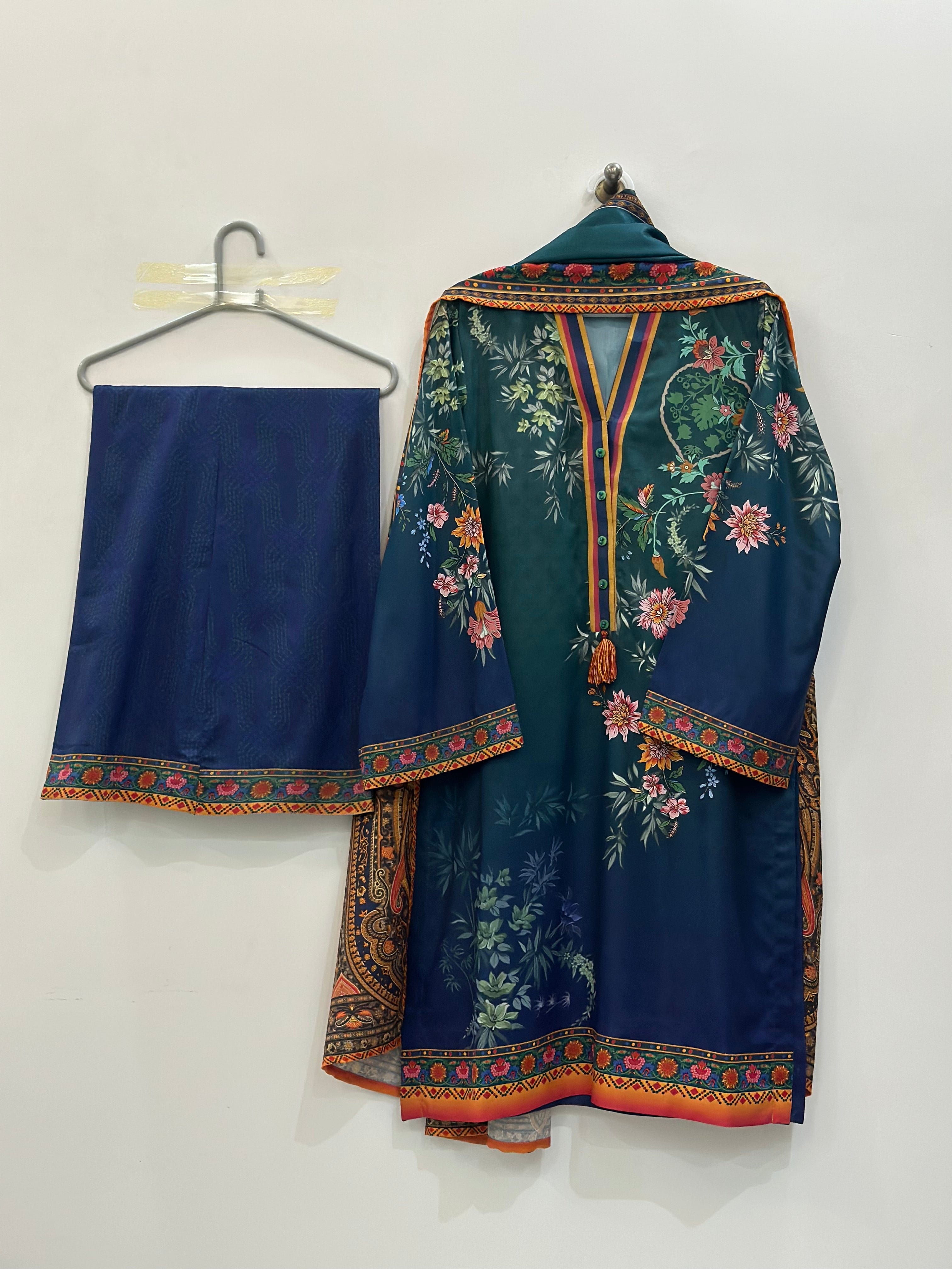 Ayesha.B Medium 3pcs (Midnight Bloom)