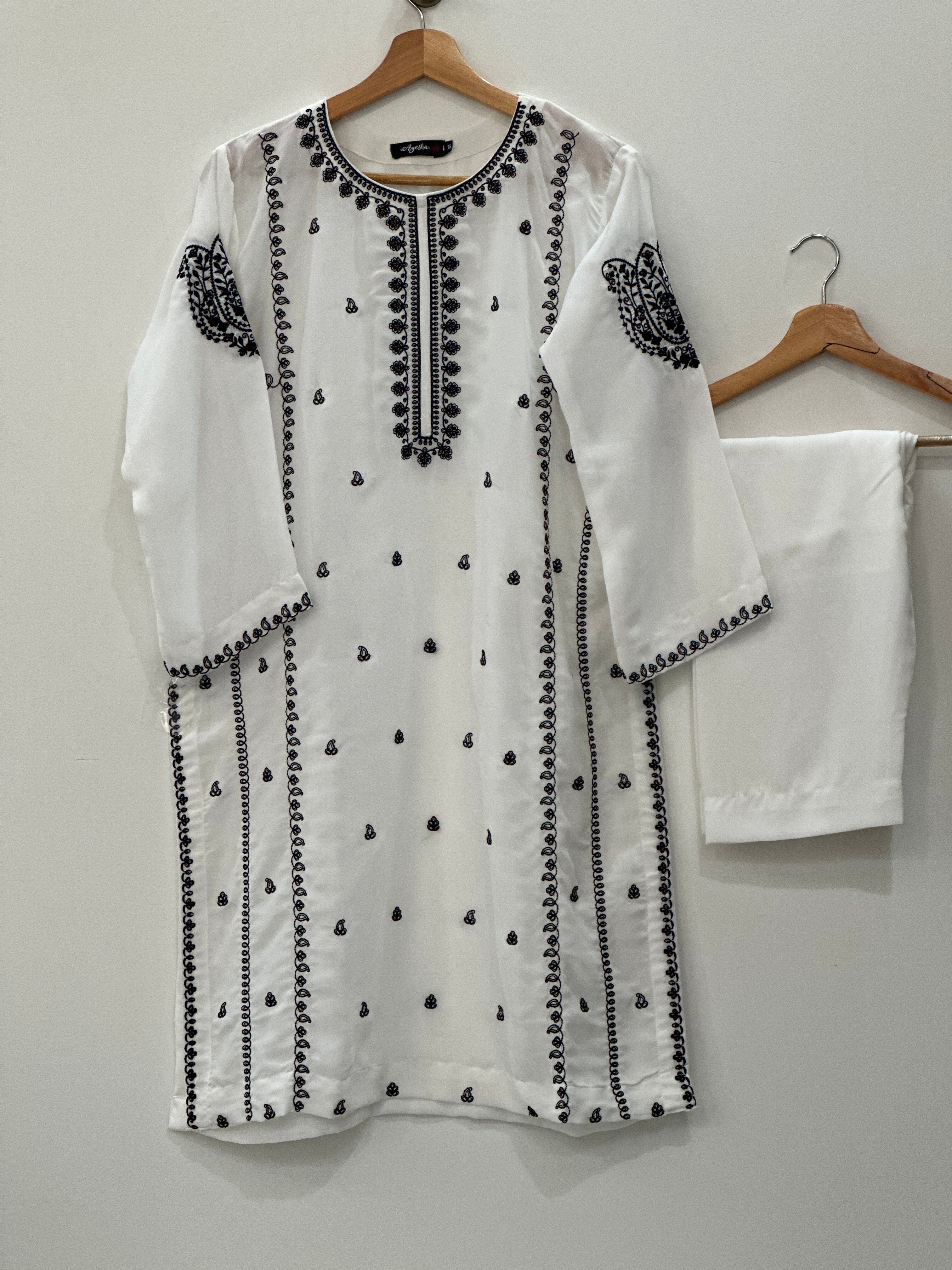 Ayesha.B Medium / White 2pcs (nourina)