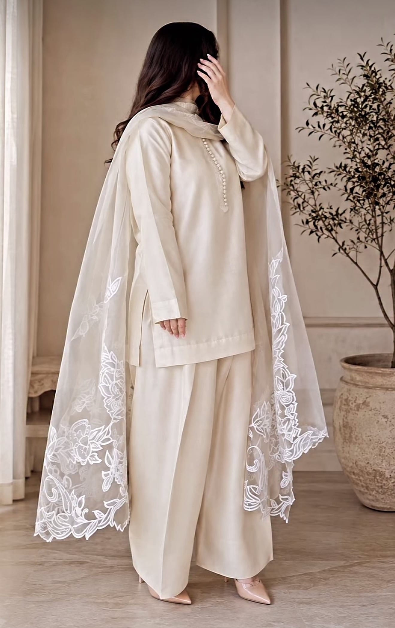 Ayesha.B Small / Milky 3pcs (luxury)